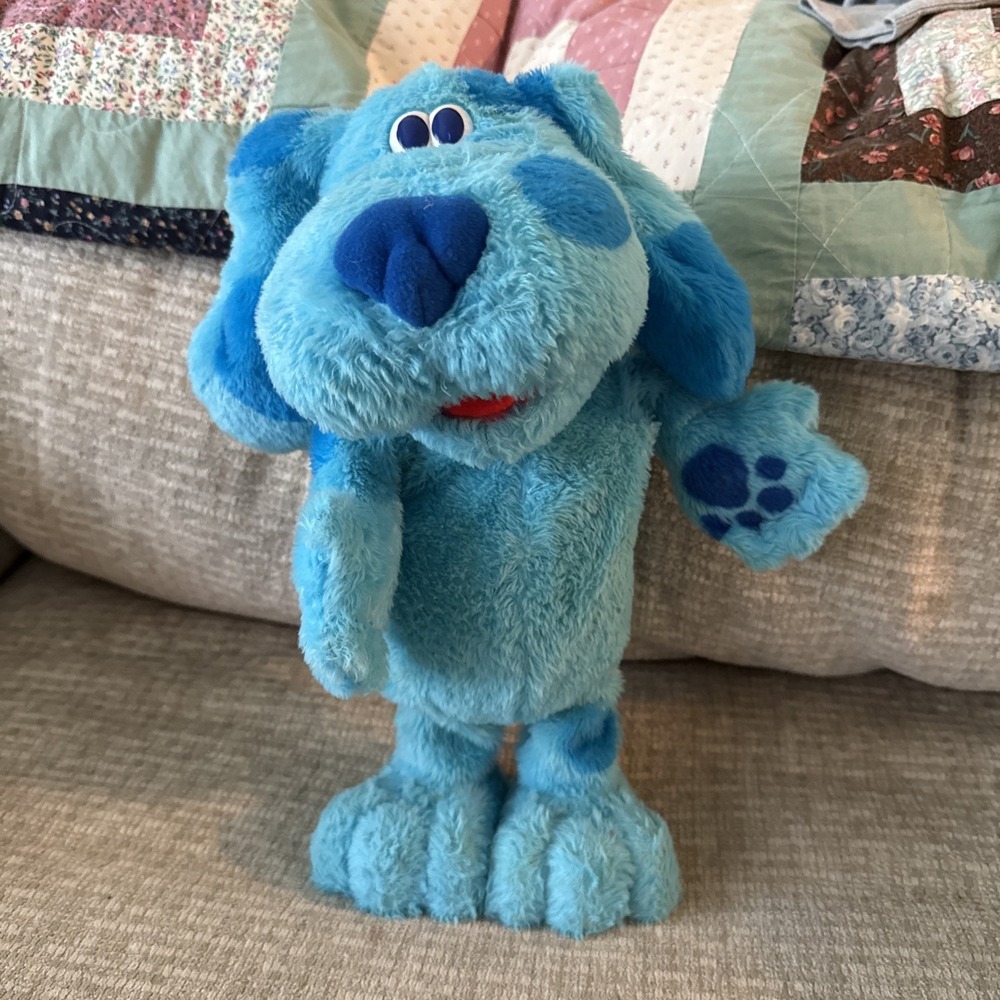 BLUE'S CLUES  2003 FISHER-PRICE C3048 Plush SING & BOOGIE BLUE Talks MUSIC Dance